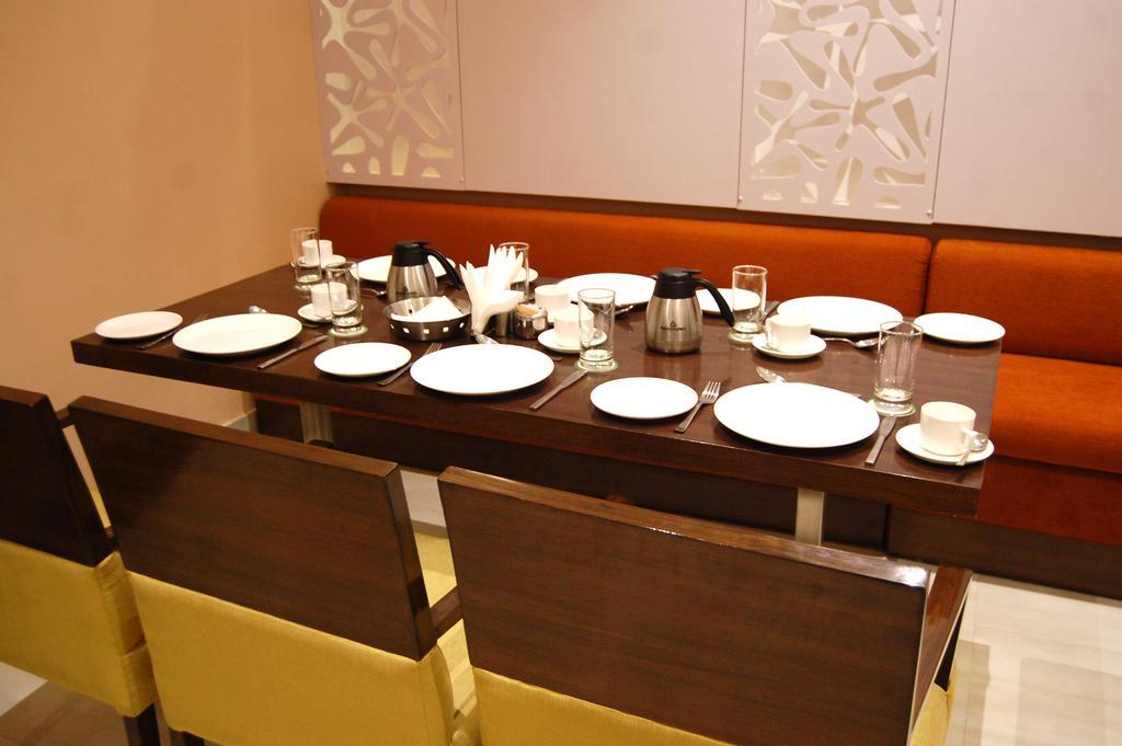 Hotel Le Roi Raipur At Raipur Railway Station Eksteriør billede