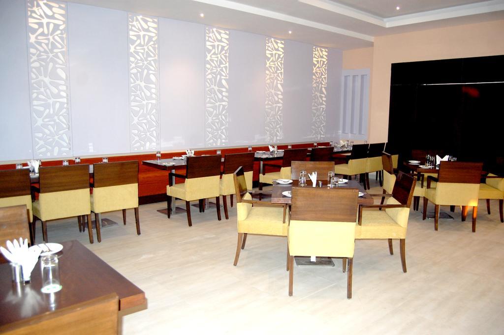 Hotel Le Roi Raipur At Raipur Railway Station Eksteriør billede