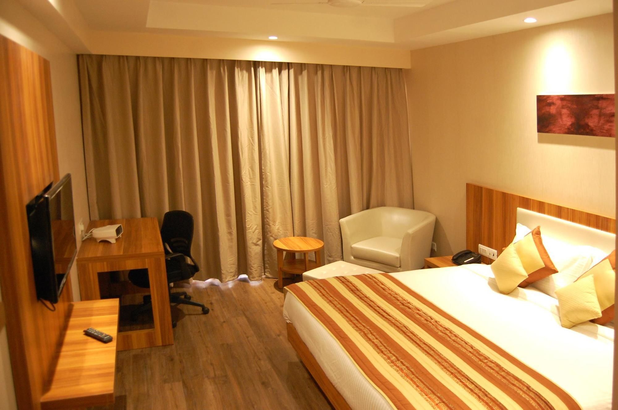 Hotel Le Roi Raipur At Raipur Railway Station Eksteriør billede
